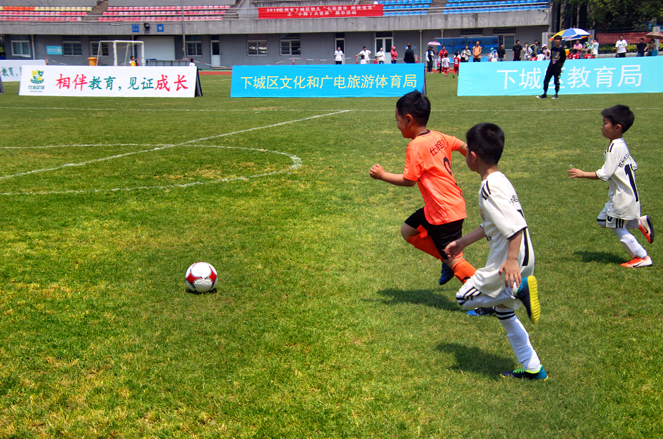 世界杯-姆巴佩两度策攻 法国2-0进决赛将战阿根廷